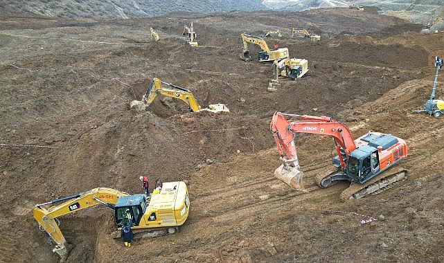 Bakanlar maden ocağı sahasında açıklamalarda bulundu: '35 milyon metreküp toprak var'
