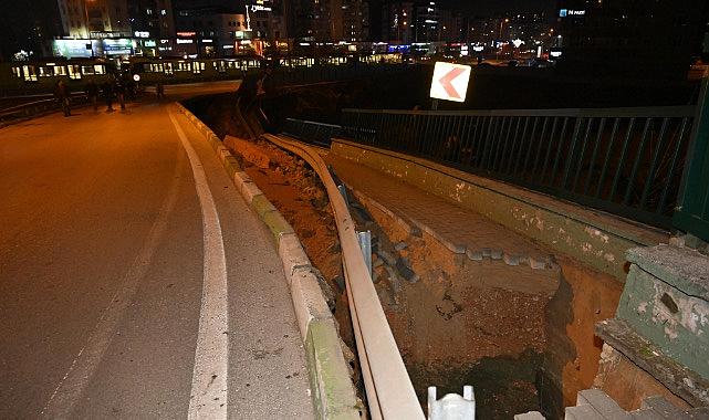 Bursa'da hafriyat sırasında yol çöktü… Cadde trafiğe kapatıldı