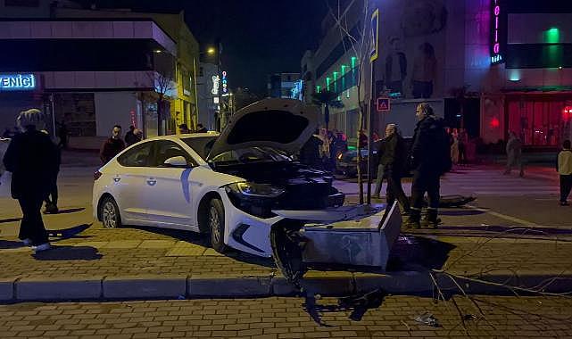 Bursa'da iki otomobil çarpıştı: 6 yaralı