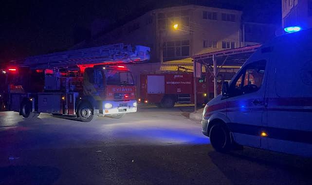 Bursa’da mobilya imalathanesinde yangın