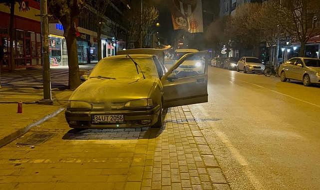 Bursa'da yanan aracı polis söndürdü