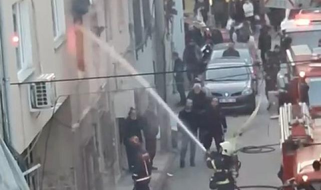 Bursa'da binanın 2. katı alev alev yandı