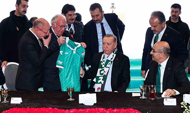 Bursaspor Başkanı Bür'ün, Cumhurbaşkanı Erdoğan'la görüşmesi camiada heyecan oluşturdu