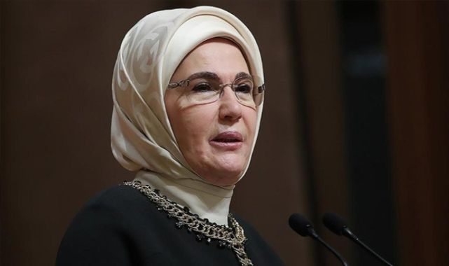 Emine Erdoğan Berat Kandili'ni kutladı