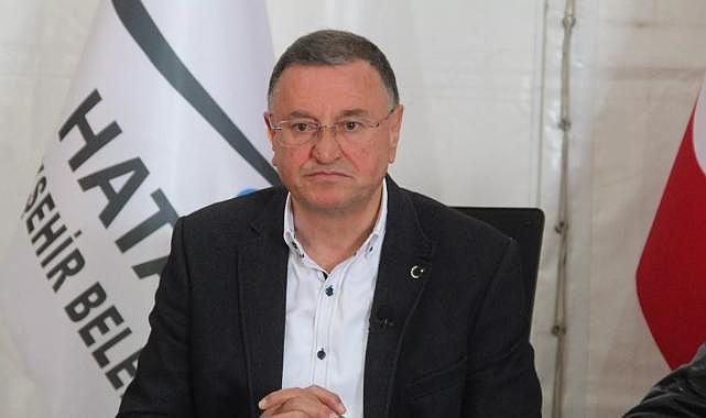 Hatay'daki 6 Şubat anma töreninde Lütfü Savaş'a büyük tepki: Bölgeden güçlükle uzaklaştırıldı
