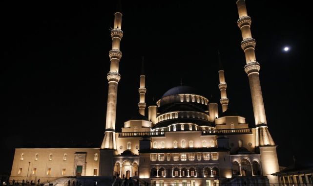 Miraç Kandili bu gece idrak edilecek
