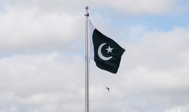 Pakistan'dan yarınki seçimler sırasında İran ve Afganistan ile sınırlarını kapatma kararı