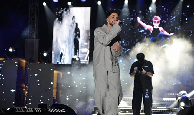 Sefo Bursa Osmangazi Meydanı'nda konser verdi!