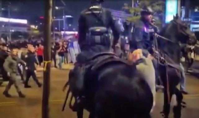 Tel Avivde Netanyahu protestosu: 21 gözaltı