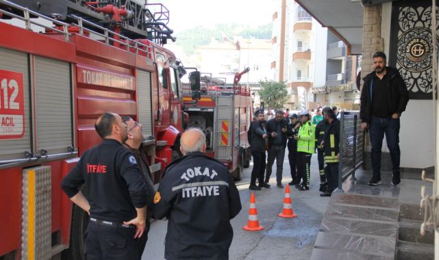 Tokat'ta otelde yangın: Camdan atlayan kişi ağır yaralandı