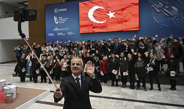 Türkiye'de sosyal medya kullanım süresi 2 saat 44 dakika