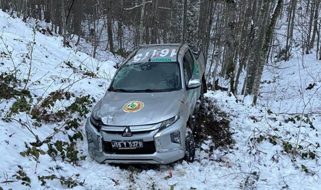Bursa'da kamyonet şarampole yuvarlandı: 5 yaralı