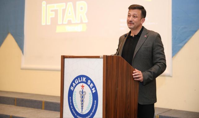 Cumhur İttifakı'nın İzmir adayı Dağ, huzurevinde iftar programına katıldı