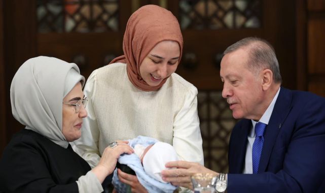 Emine Erdoğan: Şehitlerimizi rahmet, gazilerimizi minnetle anıyorum