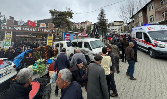 Freni boşalan iş makinesi pazar yerine daldı
