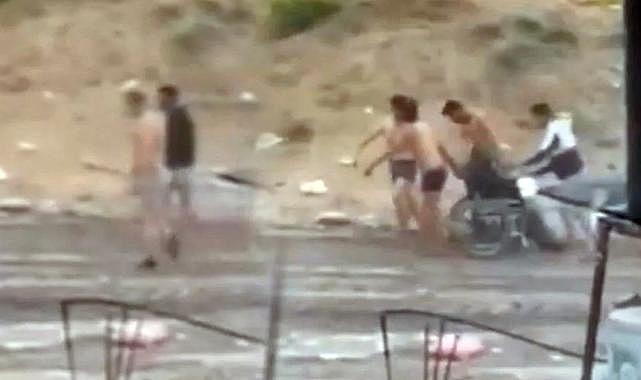 İşgalci İsrail, Şifa Hastanesi'ndeki Filistinlileri yarı çıplak göçe zorladı