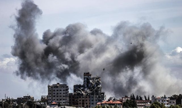 İsrail Gazze'de evleri hedef aldı: 13 Filistinli öldü