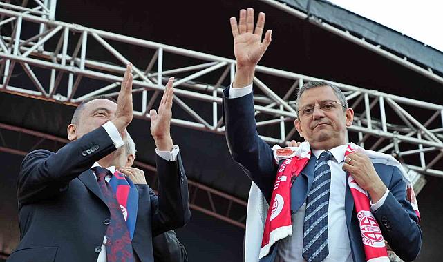 Özgür Özel: "15 gün sonra tarih yazacağız"