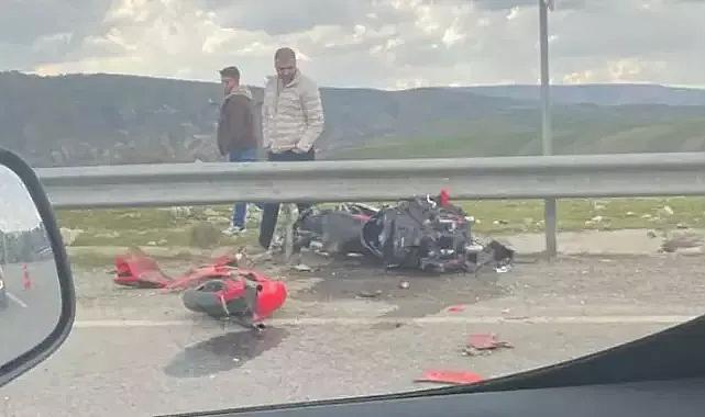Siirt'te feci kaza! Motosikletle bariyerlere çarpan pilot üsteğmen hayatını kaybetti