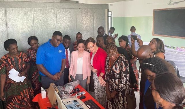 TİKA'dan Zambiya'da işitme testi cihazı yardımı