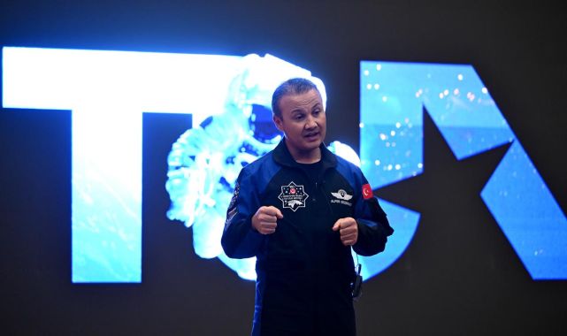 Türkiye'nin ilk astronotu Alper Gezeravcı, Edirne'de gençlerle buluştu