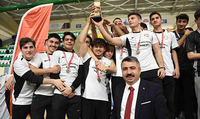 Yıldırım'da okul sporları ilçe şenliklerinde görkemli final