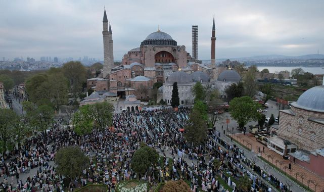 Ayasofya ve Kocatepe'de bayram namazı