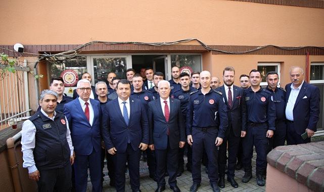 Başkan Bozbey'den Büyükşehir çalışanlarına bayram ziyareti