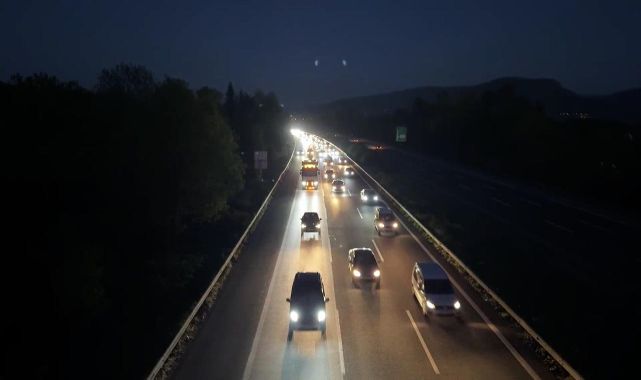 Başkentin giriş noktalarında trafik yoğunluğu sürüyor