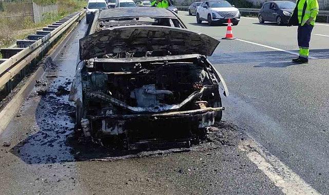 Bursa’da seyir halindeki otomobil alev alev yandı