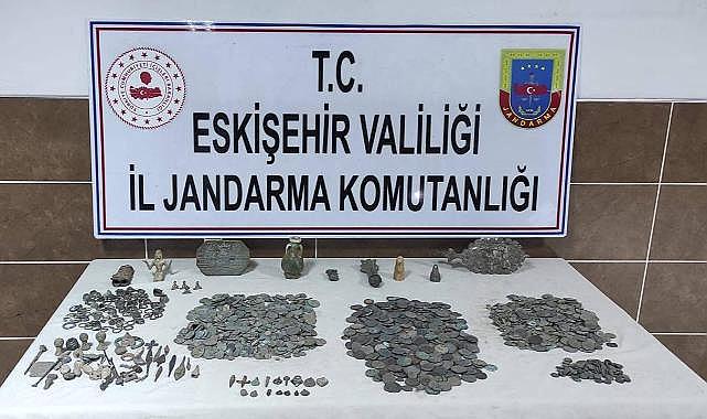 Eskişehir'de 1866 parça tarihi eser ele geçirildi