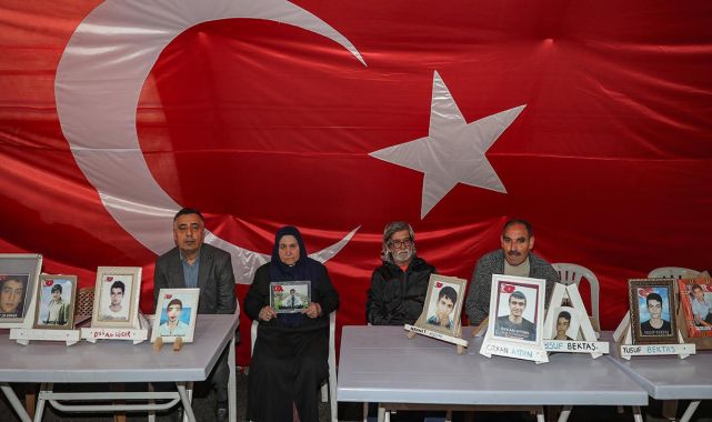 Evlat nöbeti bayramda da sürüyor
