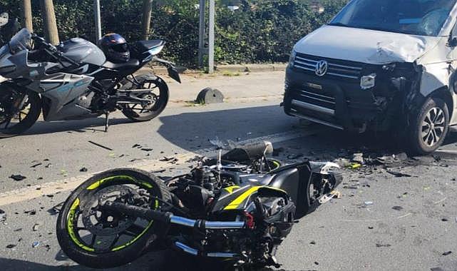 Eyüpsultan'da minibüsle motosiklet çarpıştı: 2 ölü