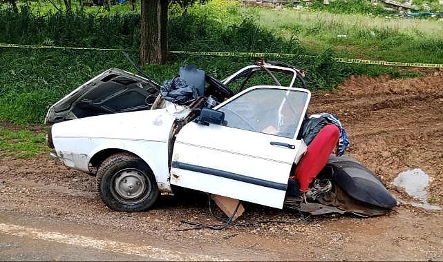 Gaziantep'te hafif ticari araçla otomobil çarpıştı: 2 ölü, 5 yaralı