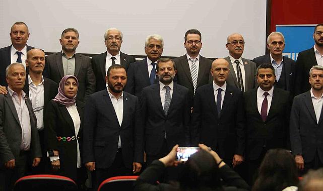 Gürsu Belediye Başkanı Mustafa Işık mazbatayı aldı