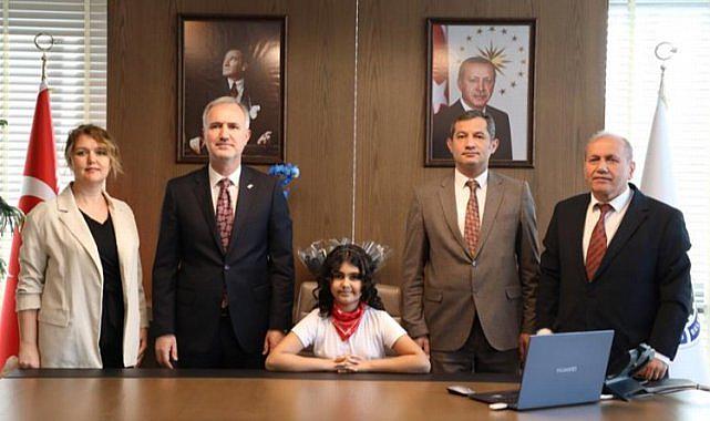 İnegöl Belediyesi'nde başkanlık makamı çocuklara verildi