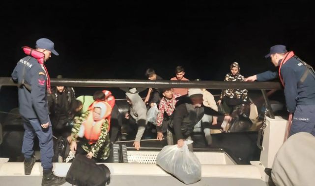 İzmir açıklarında 45 düzensiz göçmen kurtarıldı