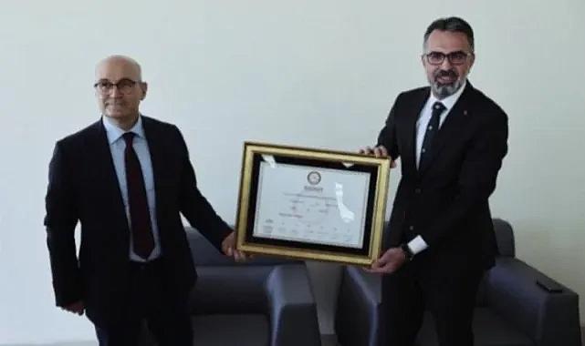 Kestel Belediye Başkanı Ferhat Erol mazbatasını aldı