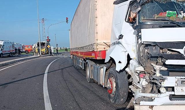 Mardin'de midibüs tırla çarpıştı: 18 yaralı