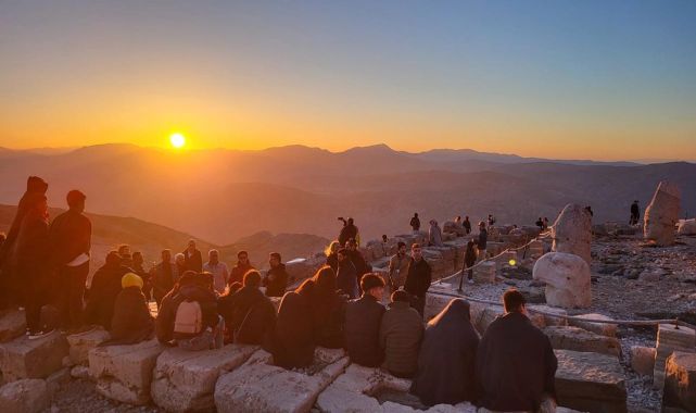 Nemrut Dağı'na bayramda yoğun ilgi