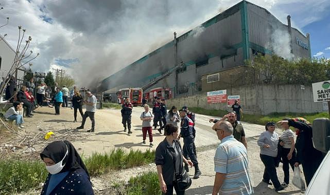 Tekirdağ'da fabrika yangını: 10 işçi dumandan etkilendi