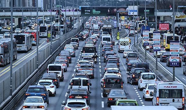 Araçlarda TTB zorunlu hale geliyor: Takmayan trafiğe çıkamayacak, akaryakıt alış sistemi değişecek