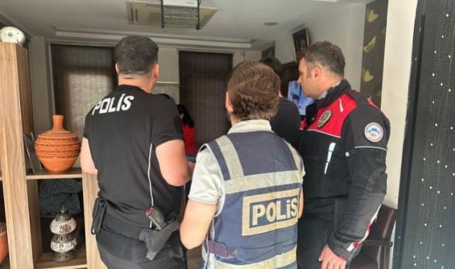 Bursa'da masaj salonlarına operasyon!