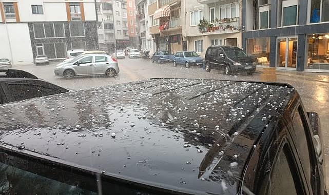 Bursa Orhangazi'de dolu ve sağanak yağış etkili oldu