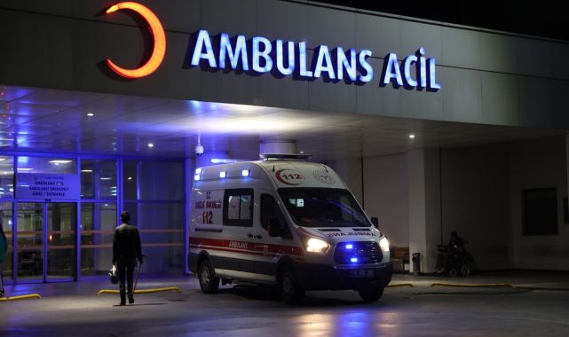 Denizli'de 24 öğrenci zehirlenme şüphesiyle hastaneye kaldırıldı