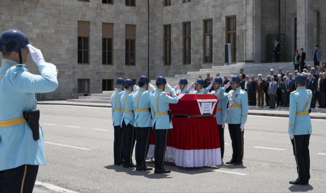 Eski Milletvekili Ekinci için Meclis'te cenaze töreni düzenlendi
