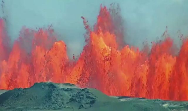 İzlanda'nın Reykjanes Yarımadası'nda bu yıl 4. yanardağ patlaması
