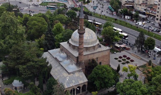 Mimar Sinan'ın yaptığı Kurşunlu Camii 451 yıldır ihtişamını koruyor