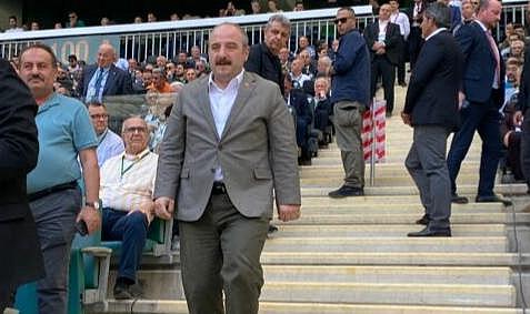 Mustafa Varank’tan Bursa iş dünyasına Bursaspor’a destek çağrısı