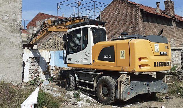 Osmangazi'de metruk bina mesaisi
